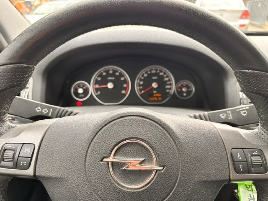 OPEL VECTRA Hatchback 5 drs
