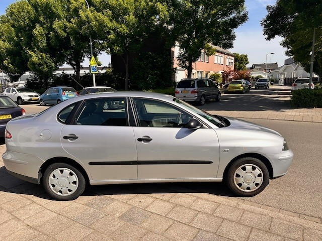 SEAT CORDOBA Sedan 4 drs