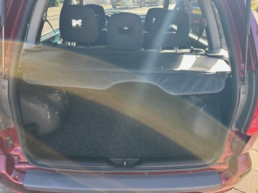 MITSUBISHI SPACE STAR MPV Ruimtewagen 4 drs