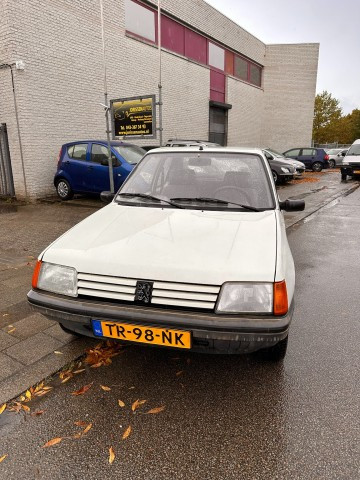 PEUGEOT 205 Hatchback 3 drs