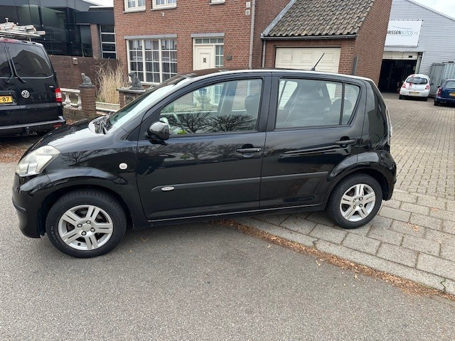SUBARU JUSTY Hatchback 5 drs
