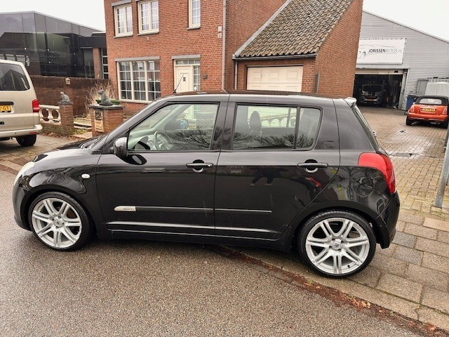 SUZUKI SWIFT Hatchback 5 drs