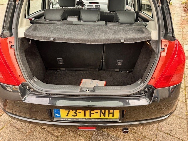 SUZUKI SWIFT Hatchback 5 drs