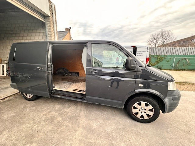 VOLKSWAGEN TRANSPORTER Bestelwagen