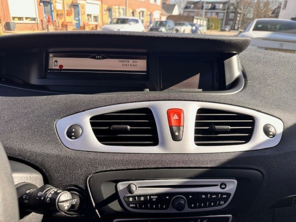 RENAULT SCENIC Hatchback 5 drs