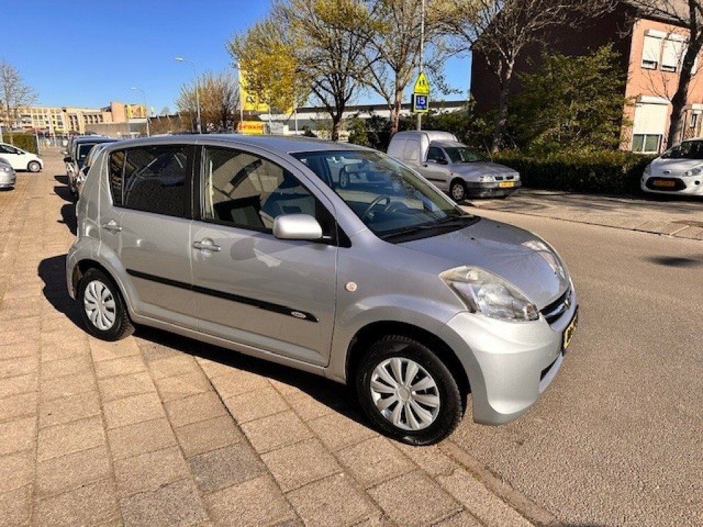 SUBARU JUSTY Hatchback 5 drs