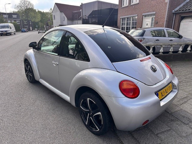 VOLKSWAGEN NEW BEETLE Hatchback 3 drs