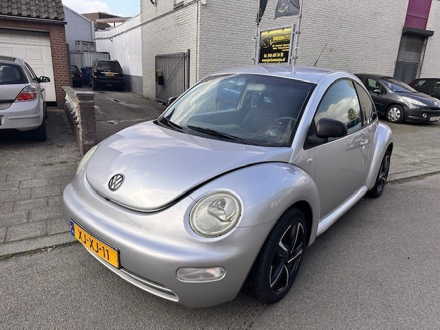 VOLKSWAGEN NEW BEETLE Hatchback 3 drs