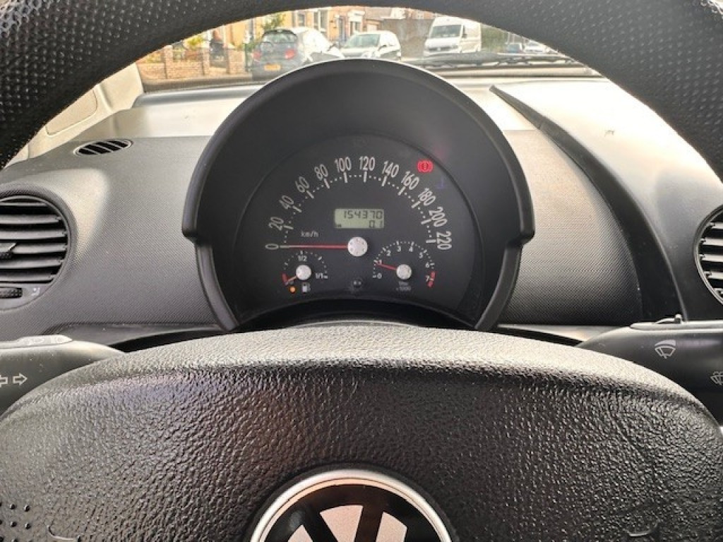 VOLKSWAGEN NEW BEETLE Hatchback 3 drs