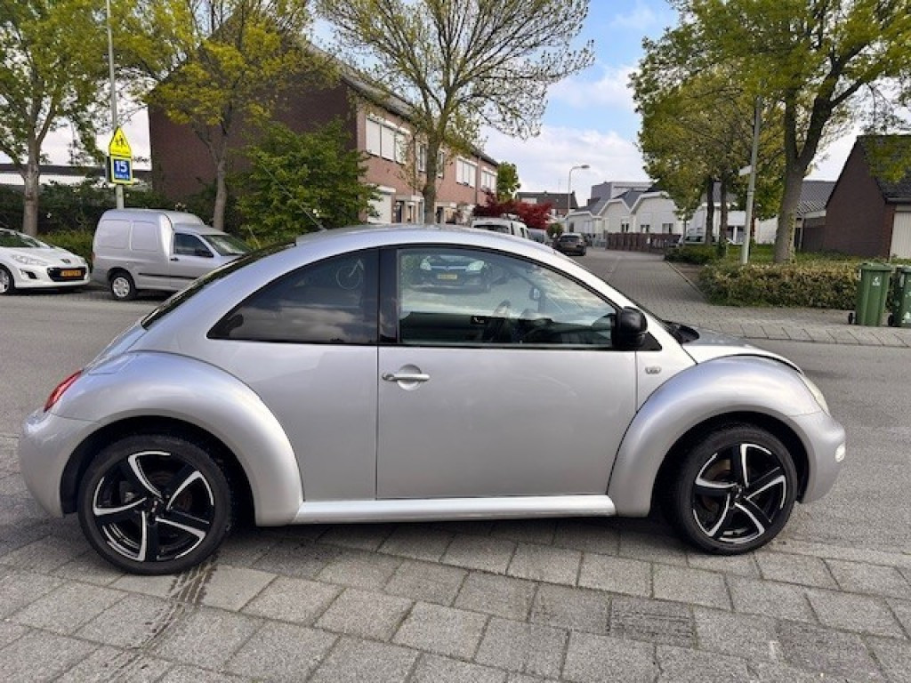 VOLKSWAGEN NEW BEETLE Hatchback 3 drs