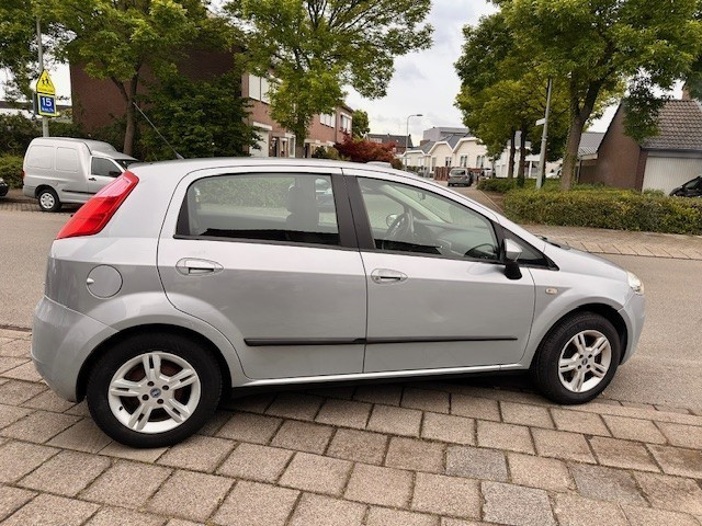 FIAT PUNTO Coupe 4 drs