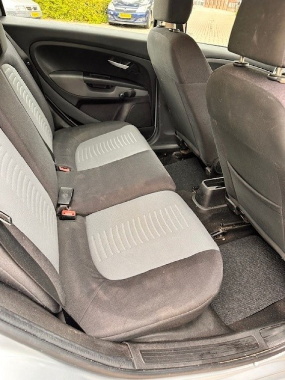FIAT PUNTO Coupe 4 drs