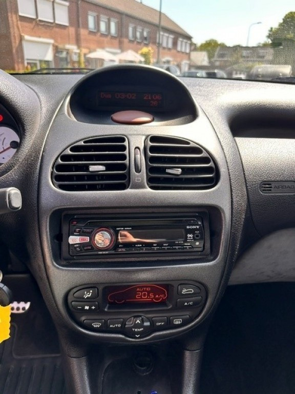 PEUGEOT 206 Hatchback 3 drs